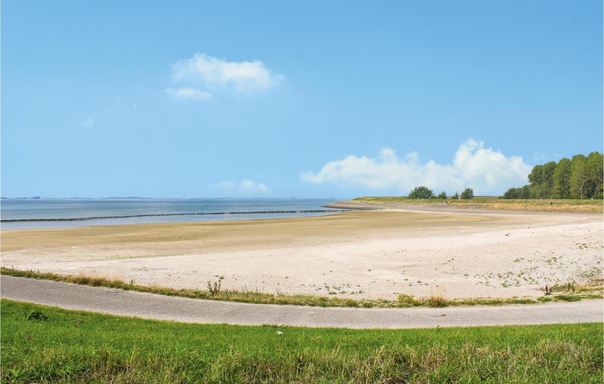 Vakantiehuis 2 Bedroom Beautiful In *